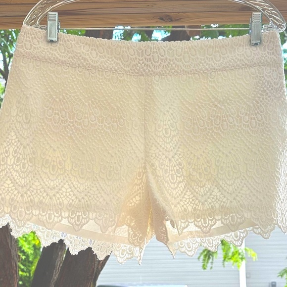 Anthropologie Elevenses Lace Scalloped Cutout Crochet White Shorts size 8 NWT - Picture 2 of 16